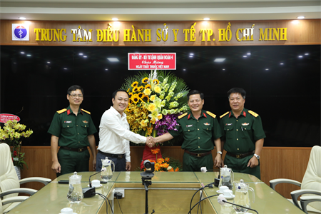 Bộ Tư lệnh Quân đoàn 4 thăm các bệnh viện nhân Ngày Thầy thuốc Việt Nam