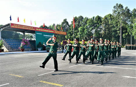 Khối cơ quan Quân khu 7 ra quân huấn luyện năm 2023