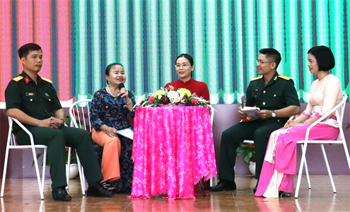 Trường Sĩ quan Lục quân 2 gặp mặt kỷ niệm 30 năm Ngày truyền thống Phụ nữ Quân đội