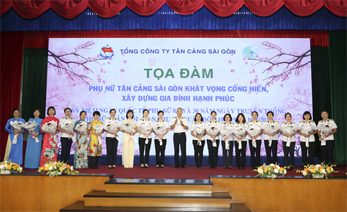 Phụ nữ Tân cảng Sài Gòn khát vọng cống hiến, xây dựng gia đình hạnh phúc