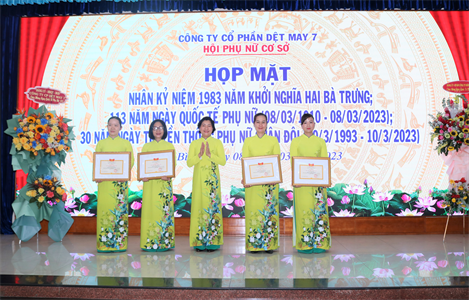 Công ty Cổ phần Dệt may 7 họp mặt kỷ niệm Ngày Quốc tế Phụ nữ