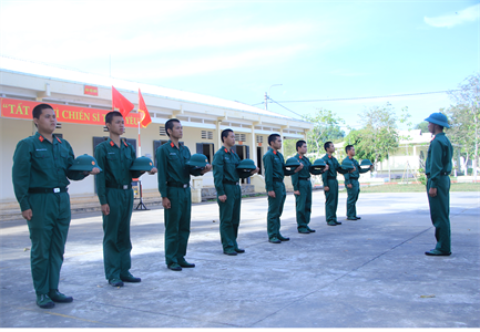 Tháng đầu trong quân ngũ