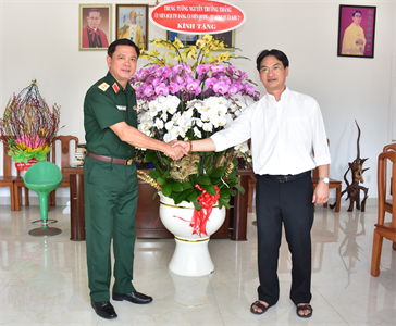 Trung tướng Nguyễn Trường Thắng, Tư lệnh Quân khu 7 thăm Giáo xứ Bắc Đoàn