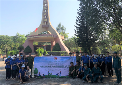 Chi đoàn Quân sự thị xã Chơn Thành ra quân “Ngày chủ nhật xanh”