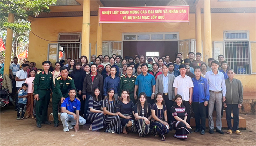 Đoàn Kinh tế - Quốc phòng Lâm Đồng tổ chức lớp xóa mù chữ tại huyện Lâm Hà