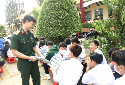 Học viện Kỹ thuật Quân sự tư vấn tuyển sinh tại Long An