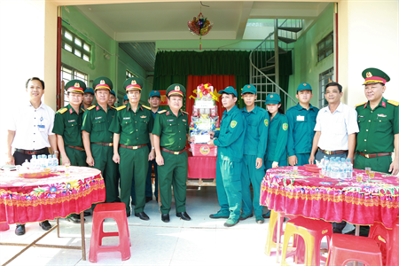 Bộ Tư lệnh Quân khu 7 khảo sát xây dựng điểm trường, nhà trẻ liền kề điểm dân cư biên giới Long An