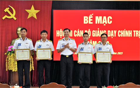 Lữ đoàn 167 hội thi cán bộ giảng dạy chính trị
