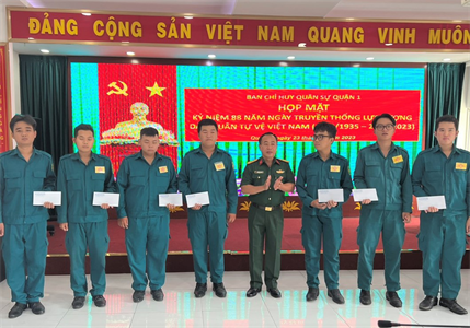 Ban CHQS Quận 1 kỷ niệm Ngày truyền thống Dân quân tự vệ