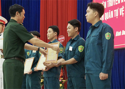 Bộ CHQS tỉnh Bình Dương họp mặt kỷ niệm 88 năm Ngày truyền thống lực lượng dân quân tự vệ