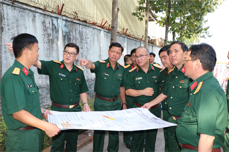 Tư lệnh Quân khu kiểm tra, nắm tình hình bàn giao đất dự án xây dựng Nhà ga hành khách T3