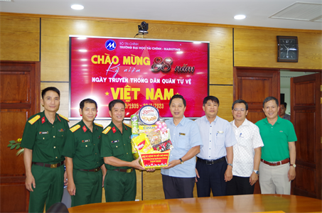 Bộ Tư lệnh TPHCM thăm các đơn vị tự vệ nhân kỷ niệm ngày Truyền thống Dân quân tự vệ