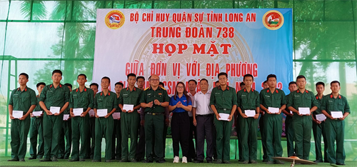 Trung đoàn 738 họp mặt địa phương và gia đình chiến sĩ mới