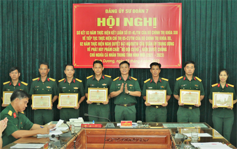 Đảng ủy Sư đoàn 7 sơ kết 3 năm thực hiện Kết luận số 01 của Bộ Chính trị