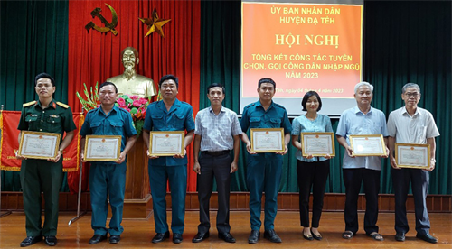 Huyện Đạ Tẻh, tỉnh Lâm Đồng: Tổng kết công tác tuyển chọn, gọi công dân nhập ngũ