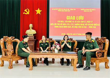 Giao lưu văn nghệ và tư vấn pháp lý cho cán bộ, chiến sĩ Trung đoàn Minh Đạm