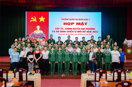 Trường Quân sự Quân khu họp mặt cấp uỷ, chính quyền địa phương và gia đình nữ chiến sĩ mới năm 2023.