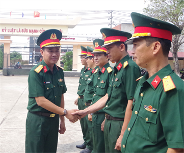 Bộ Chỉ huy Quân sự tỉnh Long An thăm, kiểm tra các đơn vị