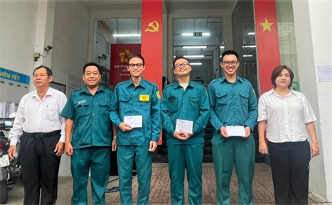 UBND Phường 11, Quận 3 khen thưởng dân quân dũng cảm bắt cướp