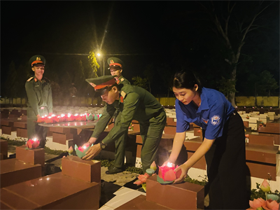 Hơn 9.000 ngọn nến tri ân các anh hùng, liệt sĩ