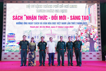 Trung đoàn Gia Định tổ chức Ngày Sách và Văn hóa đọc Việt Nam