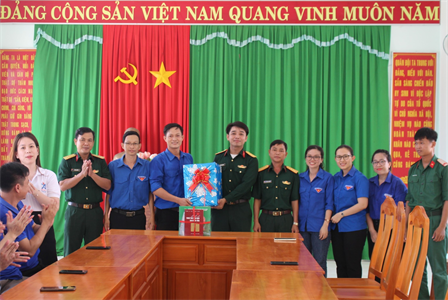 LLVT huyện Tuy Phong hành trình “Hướng về biển, đảo quê hương”