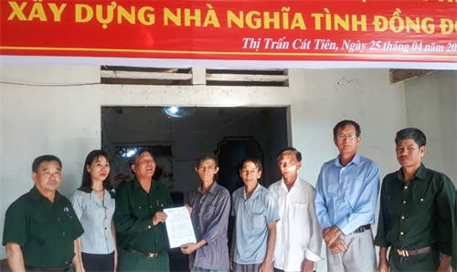 Tặng nhà nghĩa tình đồng đội cho hội viên cựu chiến binh khó khăn