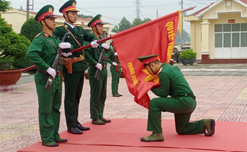 Trung đoàn bộ binh 6 kính báo
