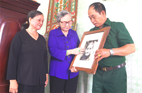 Chuyện kể về Má Ba cơm nguội