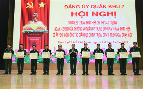 LLVT Quân khu phát huy sức mạnh tổng hợp, tạo chuyển biến mạnh mẽ, vững chắc trong công tác giáo dục chính trị tại đơn vị