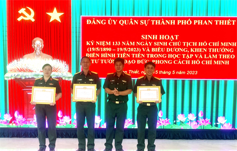 LLVT thành phố Phan Thiết sinh hoạt kỷ niệm 133 năm ngày sinh Chủ tịch Hồ Chí Minh
