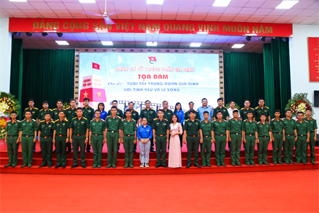 Trung đoàn Gia Định tổ chức tọa đàm tuổi trẻ với tình yêu và lẽ sống