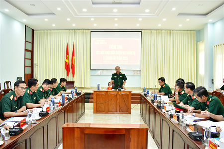 Bộ Tư lệnh Quân khu 7 kiểm tra kết quả thực hiện nhiệm vụ quân sự 6 tháng đầu năm 2023 tại Sư đoàn 302