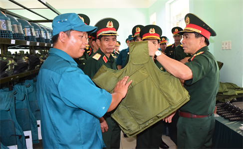 Bộ Tổng Tham mưu kiểm tra mô hình về quốc phòng địa phương tại tỉnh Bình Dương