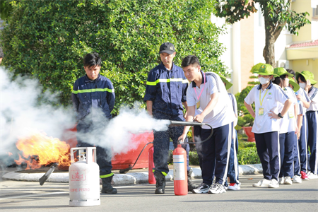 Bế mạc Chương trình học làm chiến sĩ Quân đội Nhân dân Việt Nam