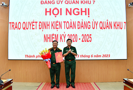 Đảng ủy Quân khu 7 trao quyết định kiện toàn Đảng ủy Quân khu nhiệm kỳ 2020-2025