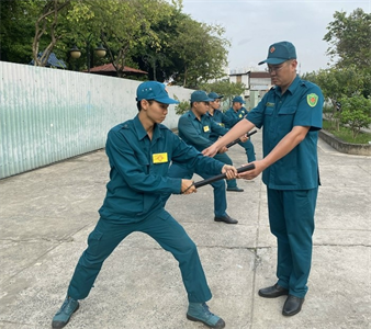 Dân quân Quận 8 luyện giỏi, rèn nghiêm