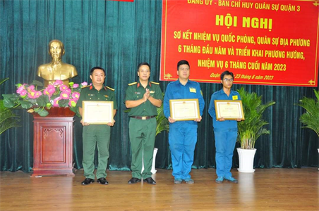 Quận 3 sơ kết công tác quân sự, quốc phòng địa phương 6 tháng đầu năm 2023