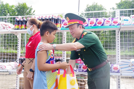 Thành phố Dĩ An ra quân làm công tác dân vận