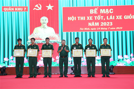 Quân khu 7 bế mạc Hội thi xe tốt, lái xe giỏi năm 2023