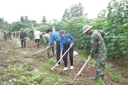 Sư đoàn 5 ra quân làm công tác dân vận