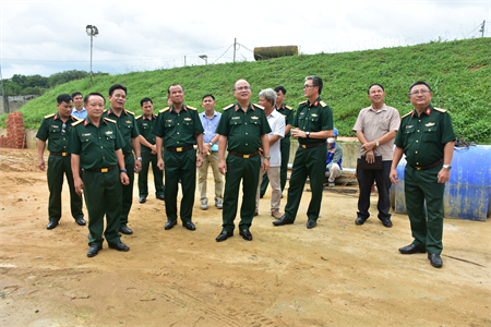 Thiếu tướng Du Trường Giang, Phó Tư lệnh Quân khu kiểm tra thi công Nhà kho kỹ thuật Lữ đoàn 26