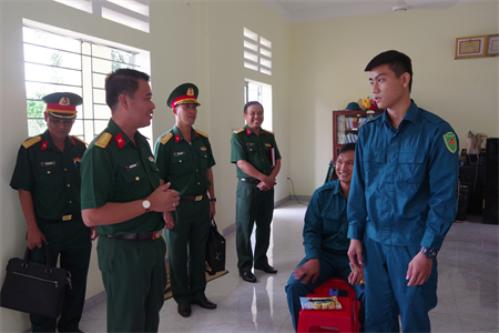Bộ CHQS tỉnh Long An phúc tra kết quả thực hiện nhiệm quân sự quốc phòng huyện Đức Huệ