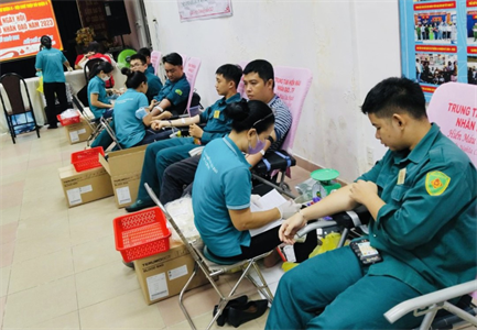 LLVT Quận 4 hiến máu nhân đạo