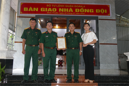 Sư đoàn 7 tặng “Nhà đồng đội”