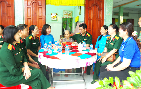Về với mẹ