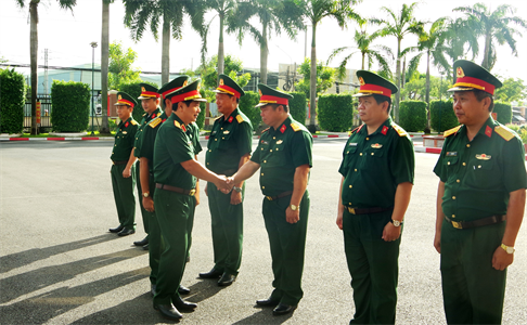 Thượng tướng Lê Huy Vịnh thăm Bộ Chỉ huy Quân sự tỉnh Long An