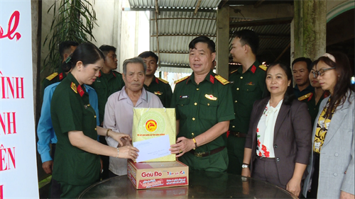 Bộ CHQS tỉnh Bình Dương về nguồn tại Khu di tích lịch sử Tà Thiết