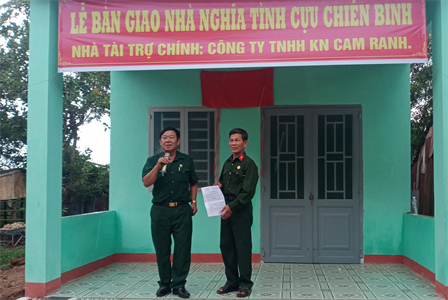 Hội Cựu chiến binh tỉnh Bình Phước trao tặng nhà Nghĩa tình Cựu chiến binh