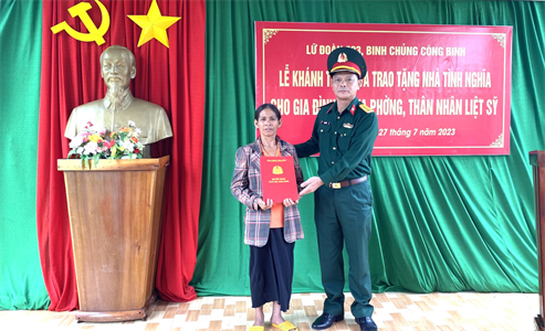 Tặng nhà tình nghĩa cho gia đình chính sách tại huyện Bảo Lâm, tỉnh Lâm Đồng